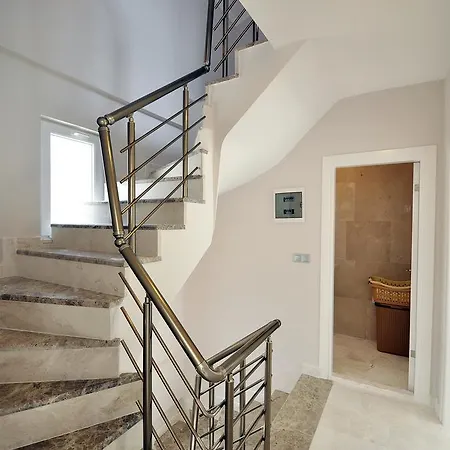 Onur Villa *