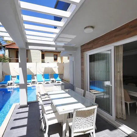 Onur Villa *